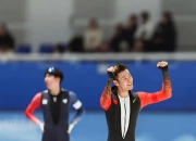 米兰体育网页-包含冰球公开赛选手奋力拼搏，勇夺冠军的词条