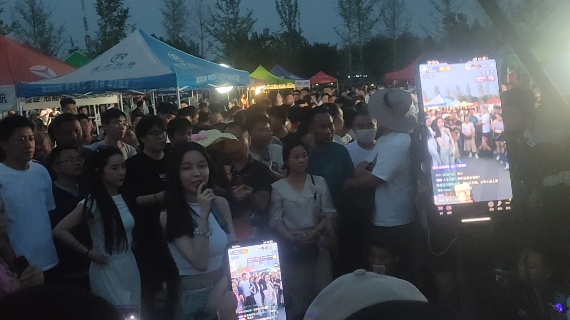 关于现场直播带来的比赛魅力，精彩纷呈的信息