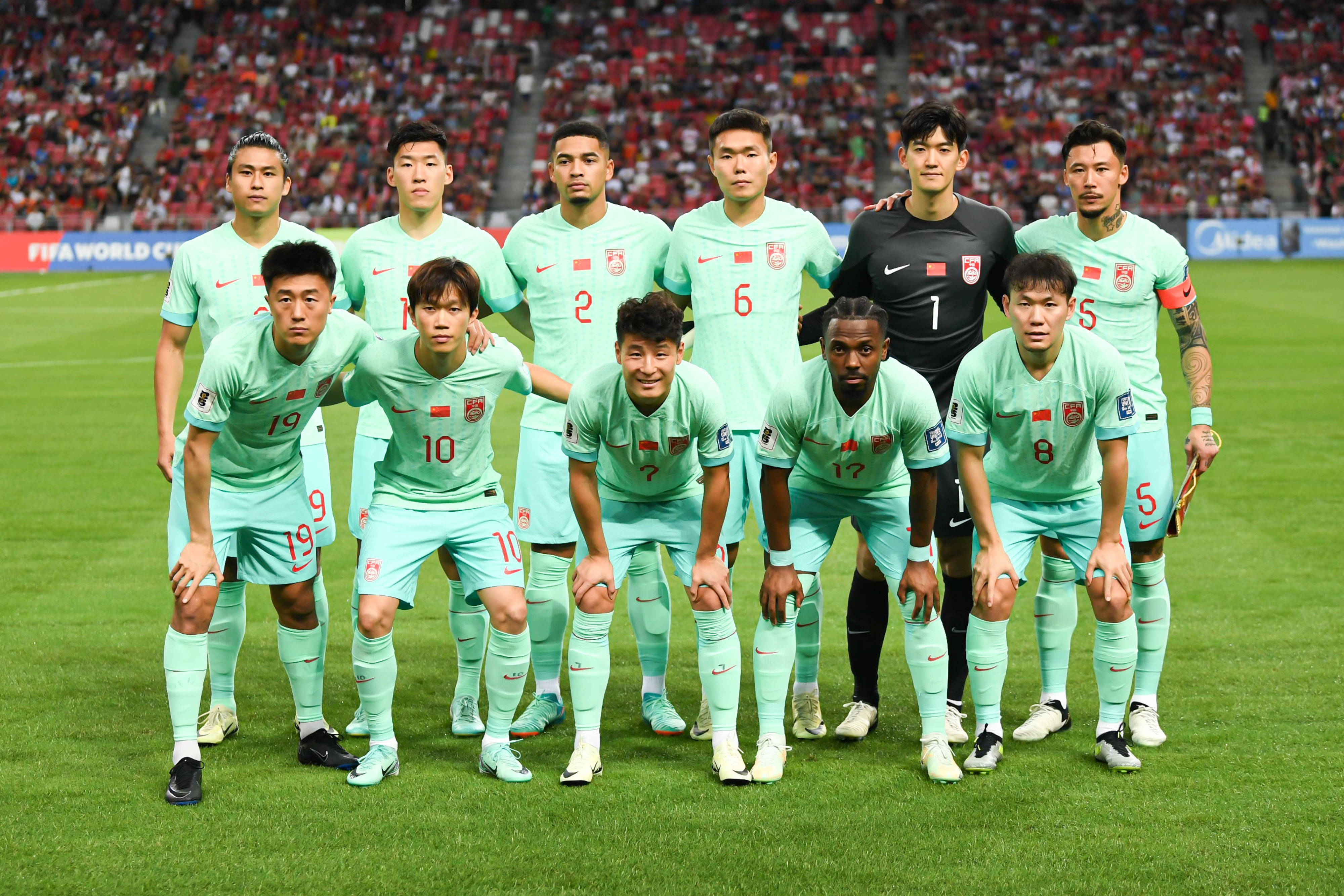 关于热议国足1-0中国香港：大部分时间索然无味加快选帅效率的信息