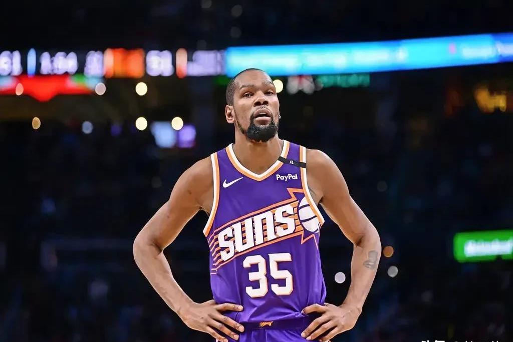 包含NBA-比尔和太阳达成买断澄清期后加盟快船的词条