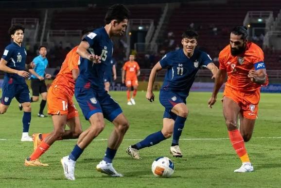 0-2！比国足还惨，亚洲冠军沦为鱼腩，9轮0胜5分，提前垫
