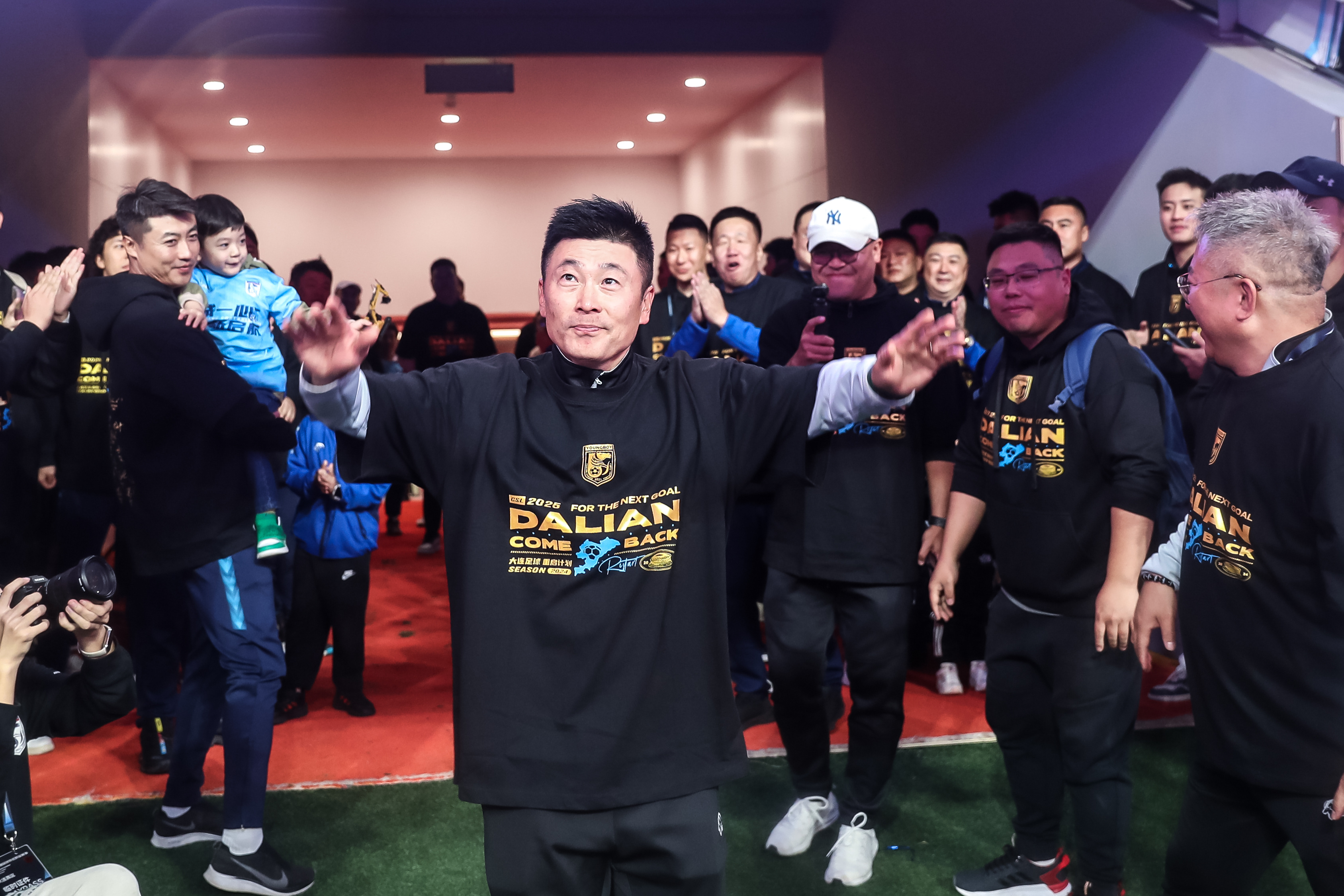 标题：中甲球员踢中超？大连替补跑动崩盘，李国旭需学于根伟放手补强