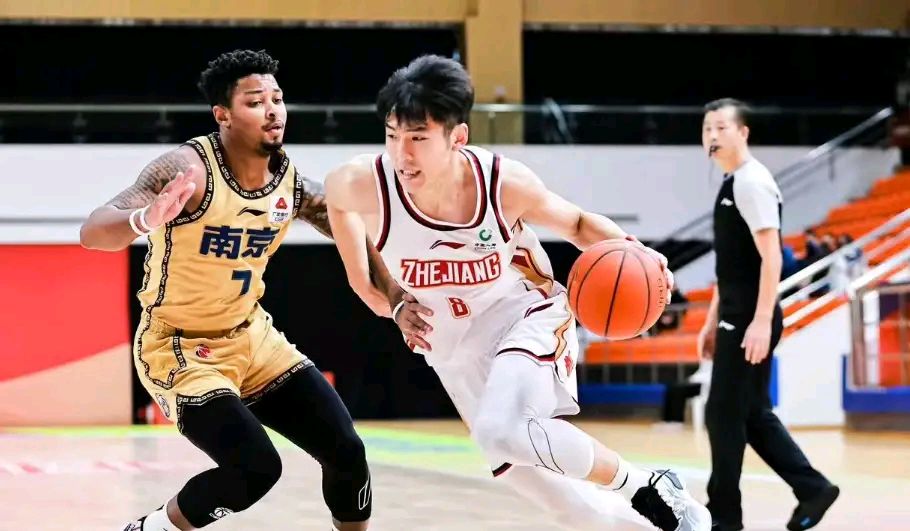 包含俱乐部杯-刘泽一16+9浙江胜吉林吴昌泽9+12的词条